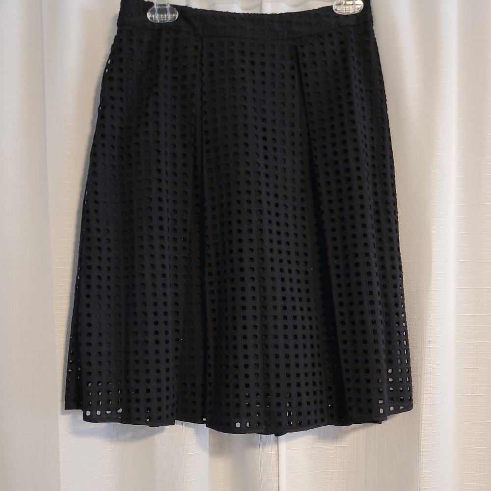 Vince Camuto Skirt Navy Blue Size 2 Lace Cutouts Pleated Front Dark Academia